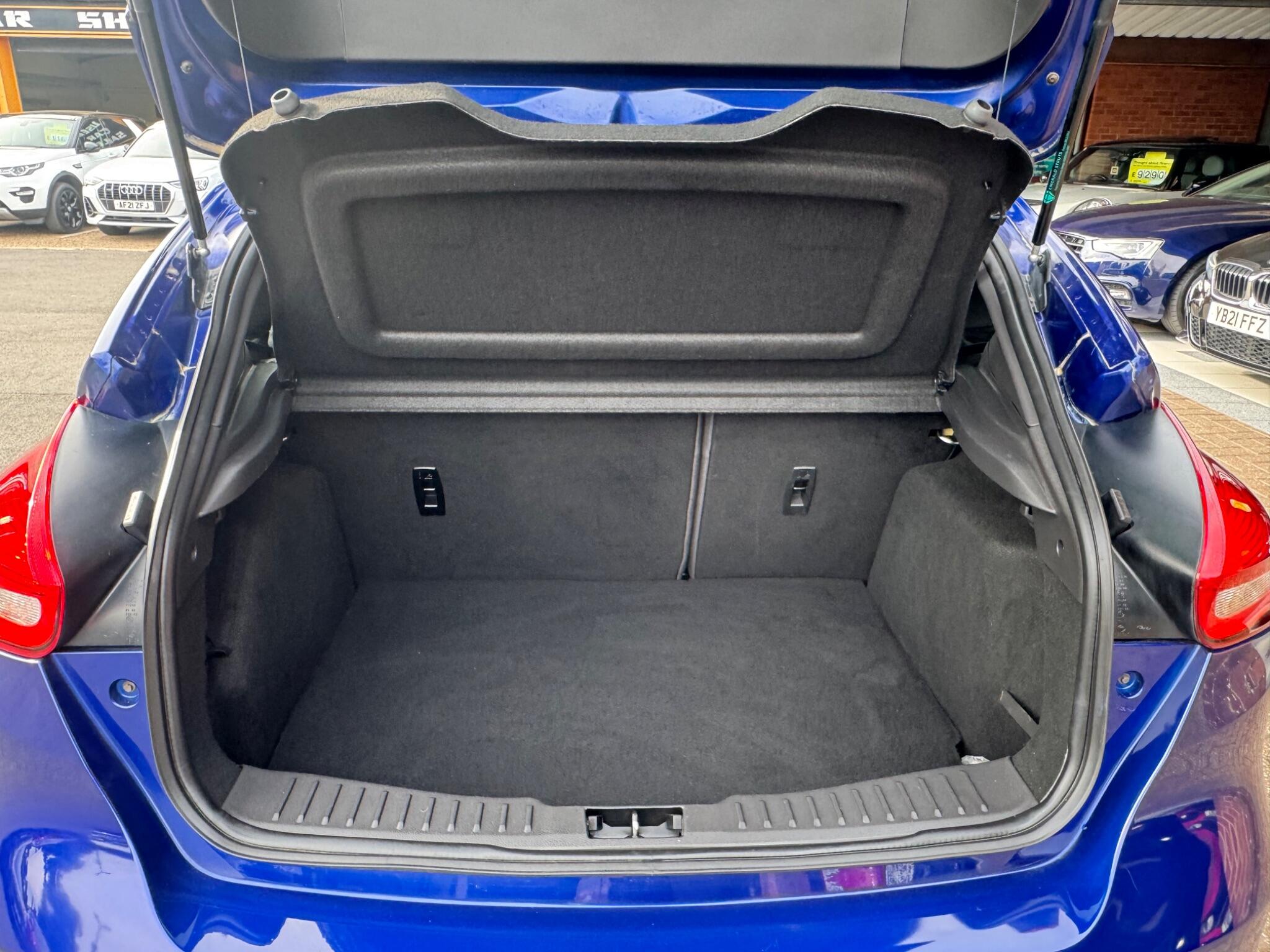 Ford Focus view 11
