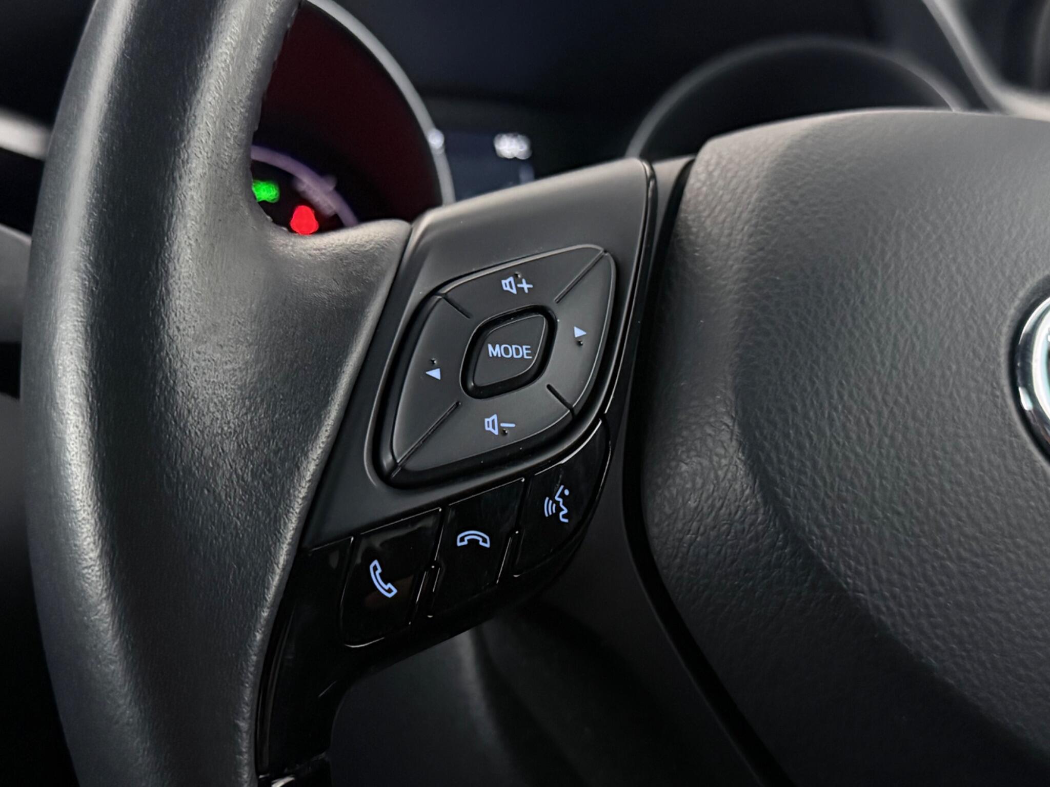 Toyota C-HR view 15
