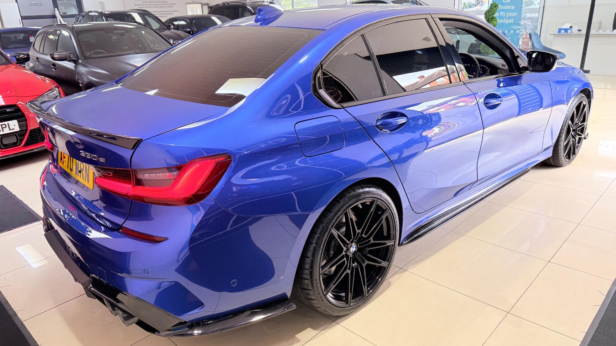 BMW 3 Series view 40