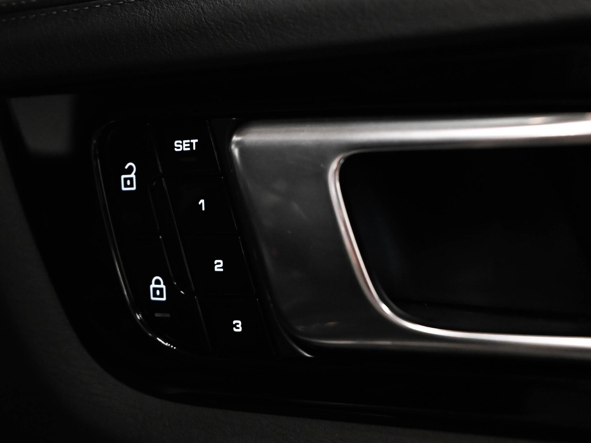 Porsche Cayenne view 39