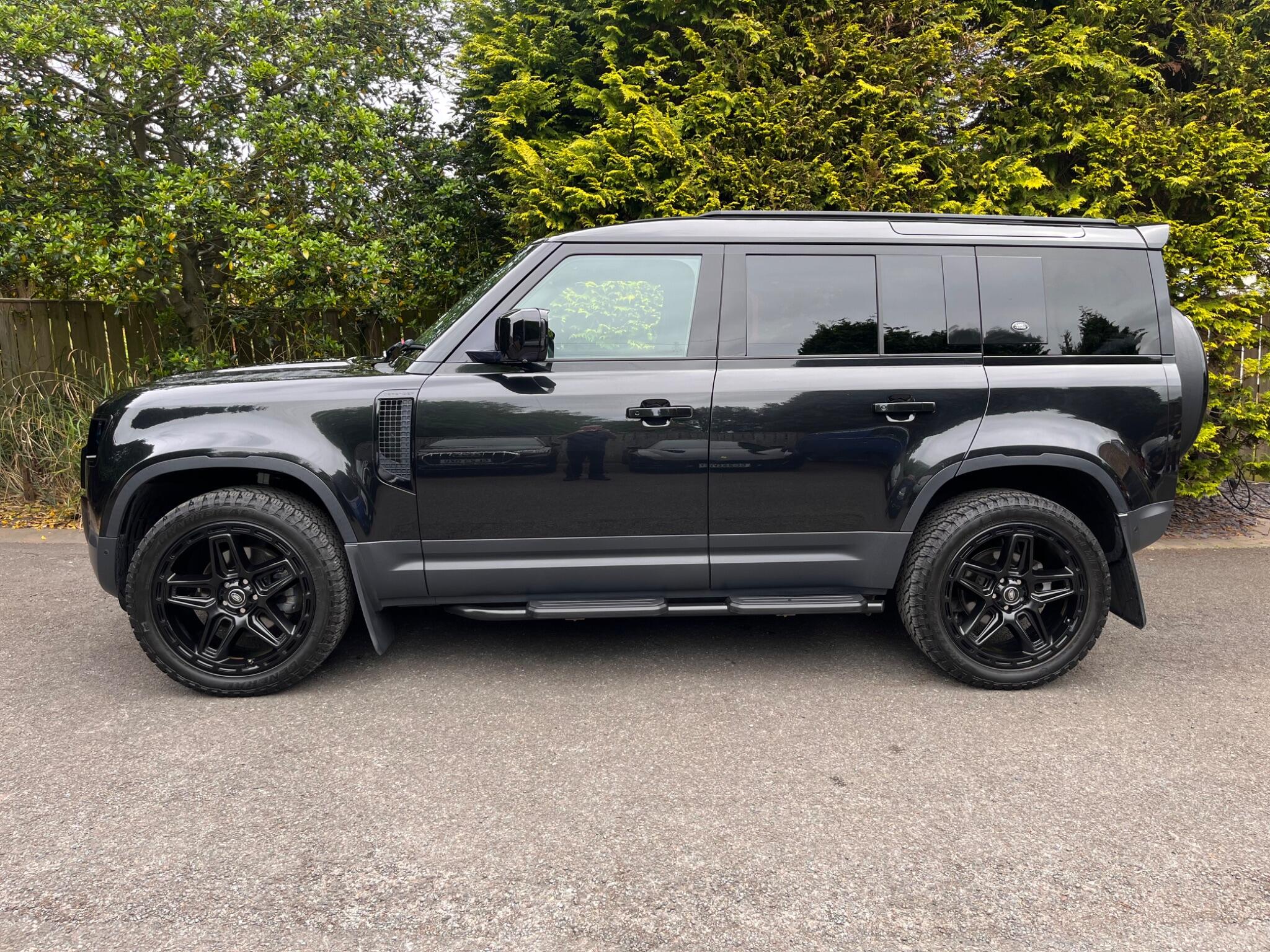 Land Rover Defender view 8