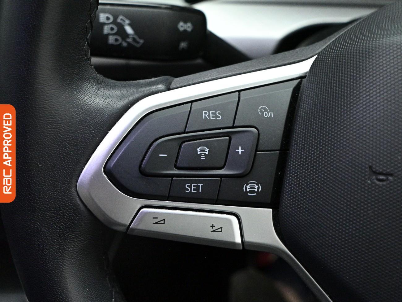 Volkswagen Golf view 21