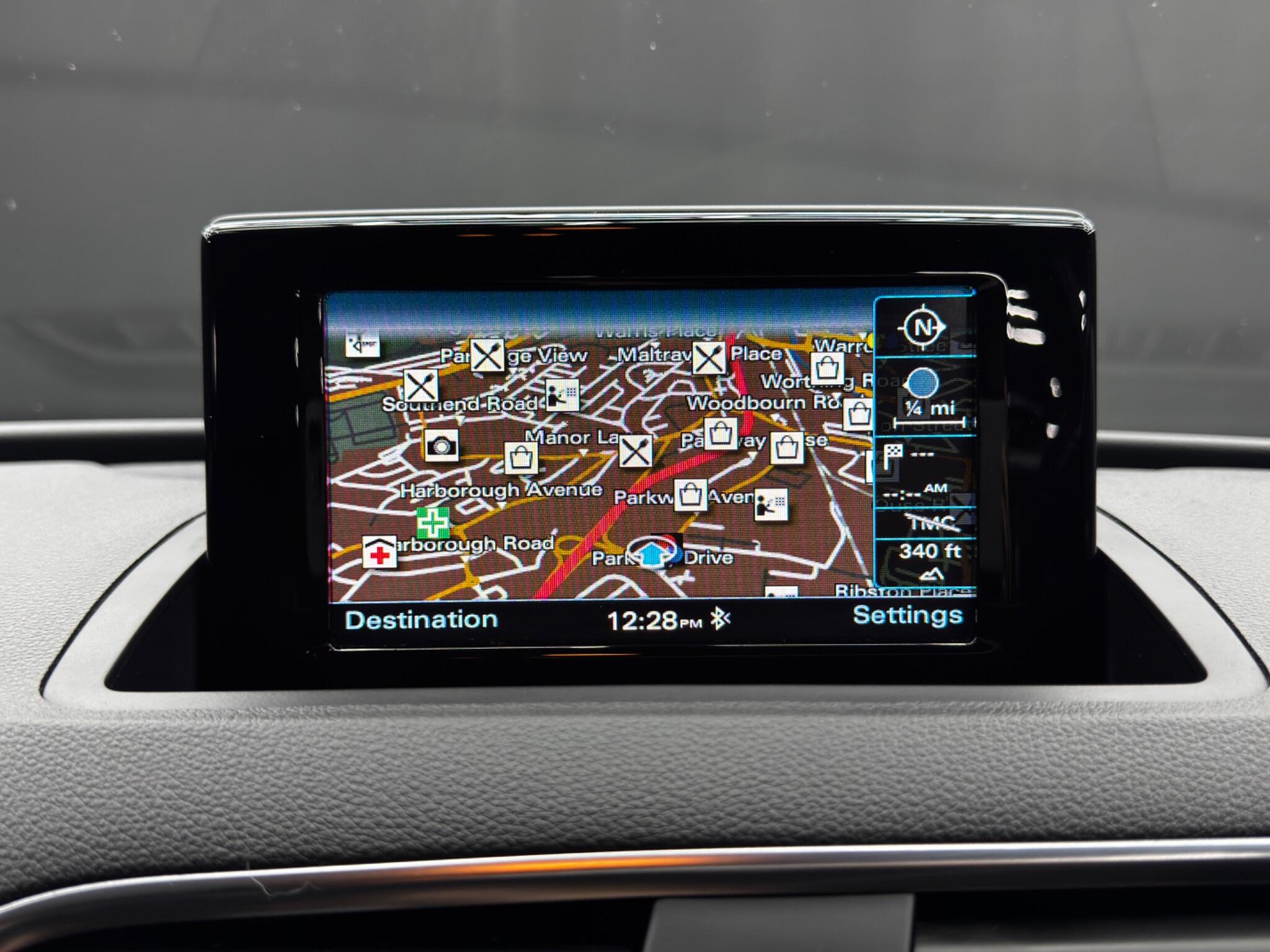 Audi Q3 view 29