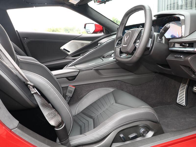 Chevrolet Corvette view 8