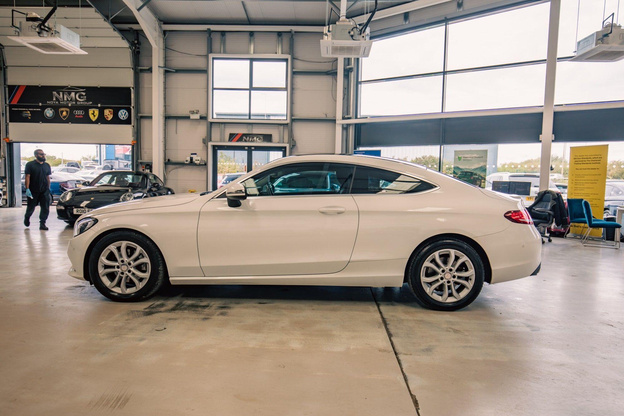 Mercedes-Benz C-Class view 21