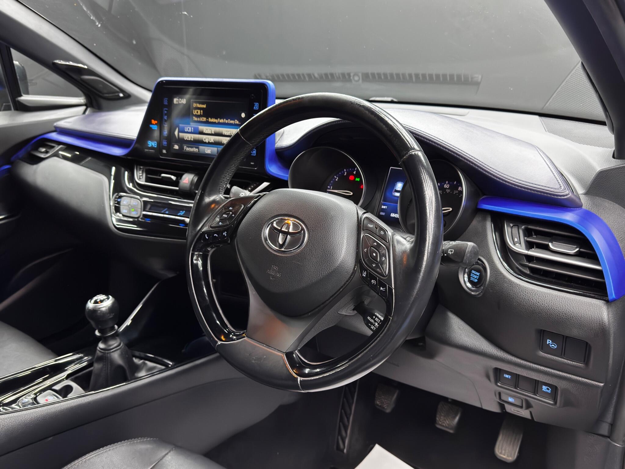 Toyota C-HR view 9