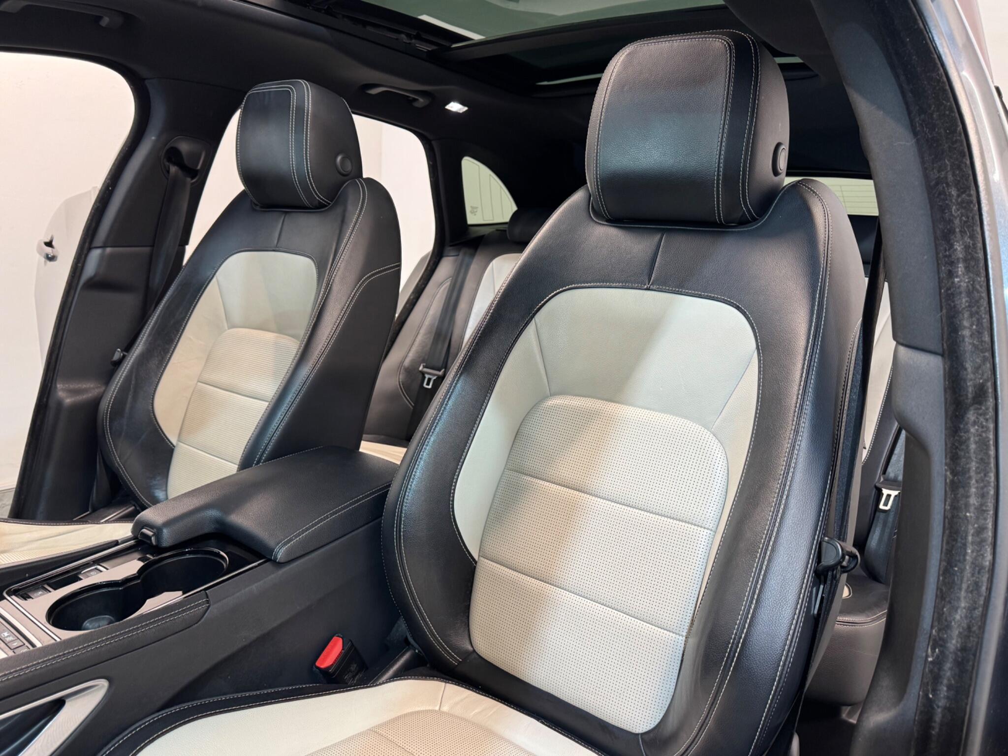 Jaguar F-Pace view 35