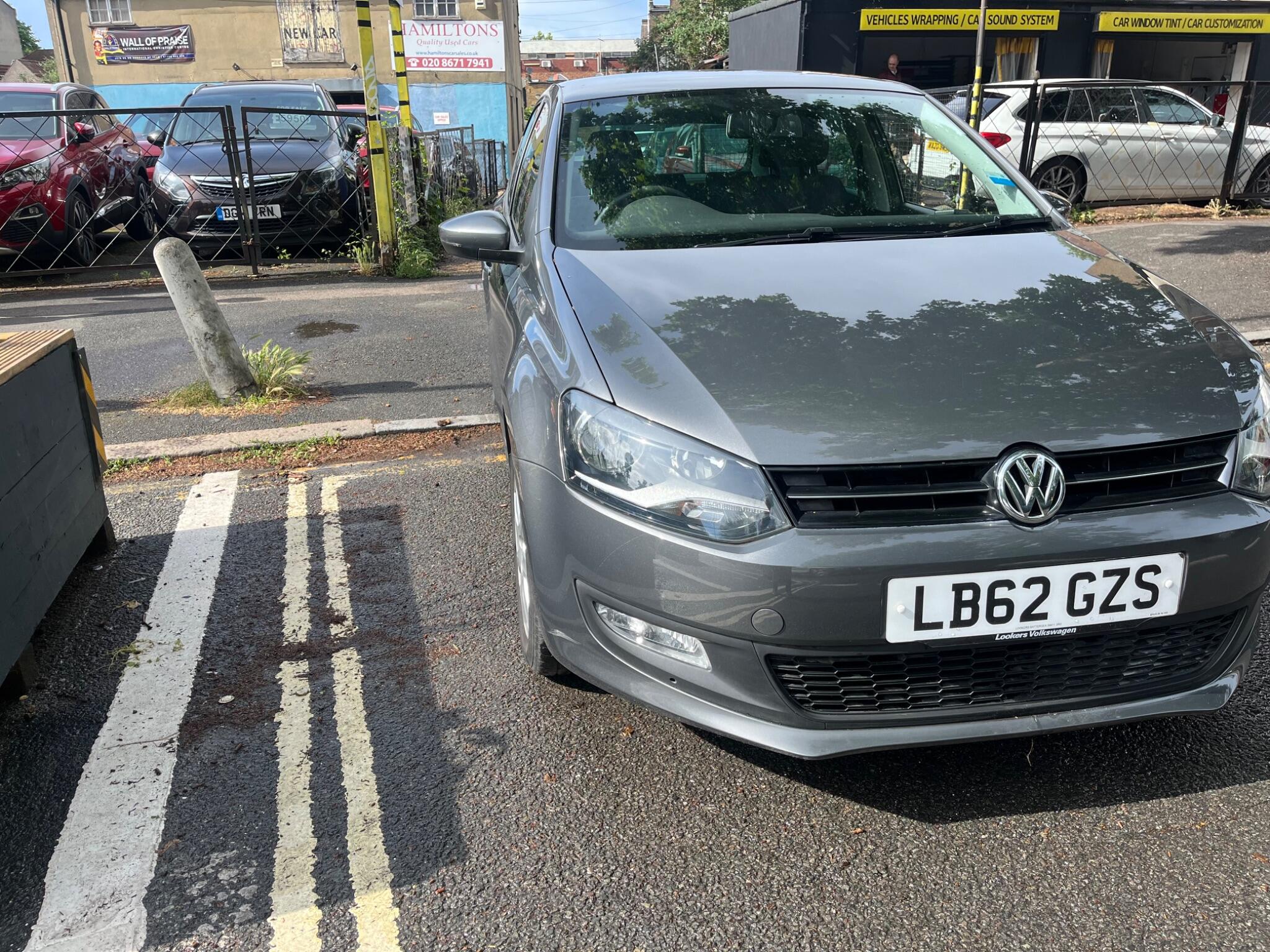 Volkswagen Polo view 2
