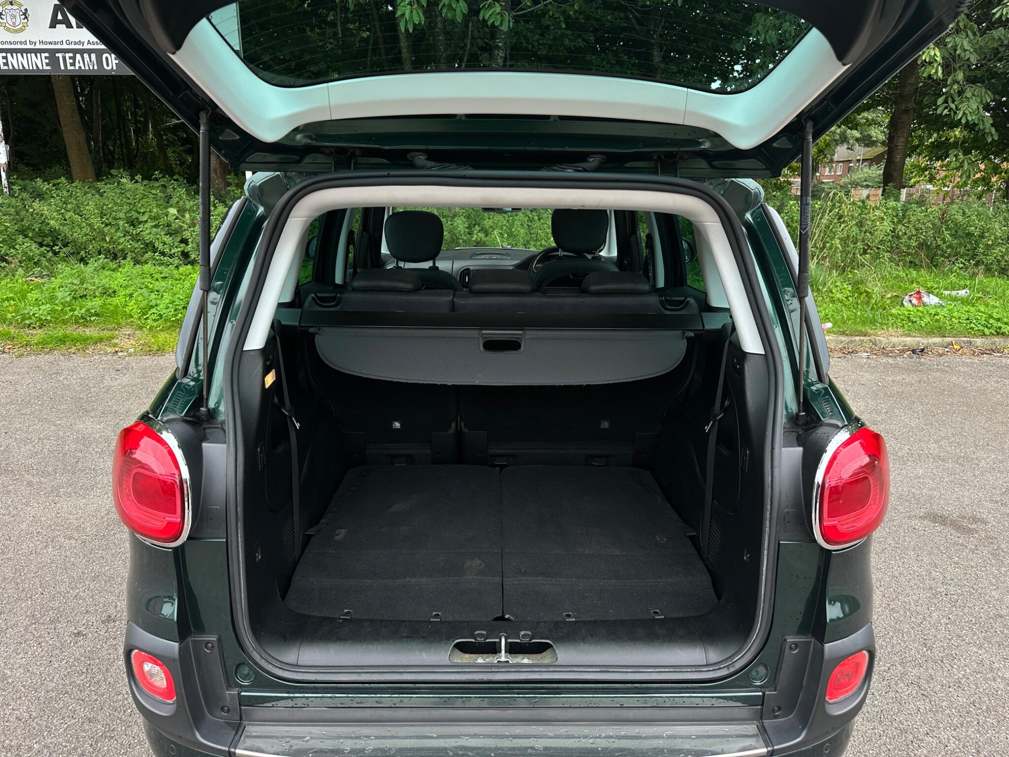 Fiat 500L view 12