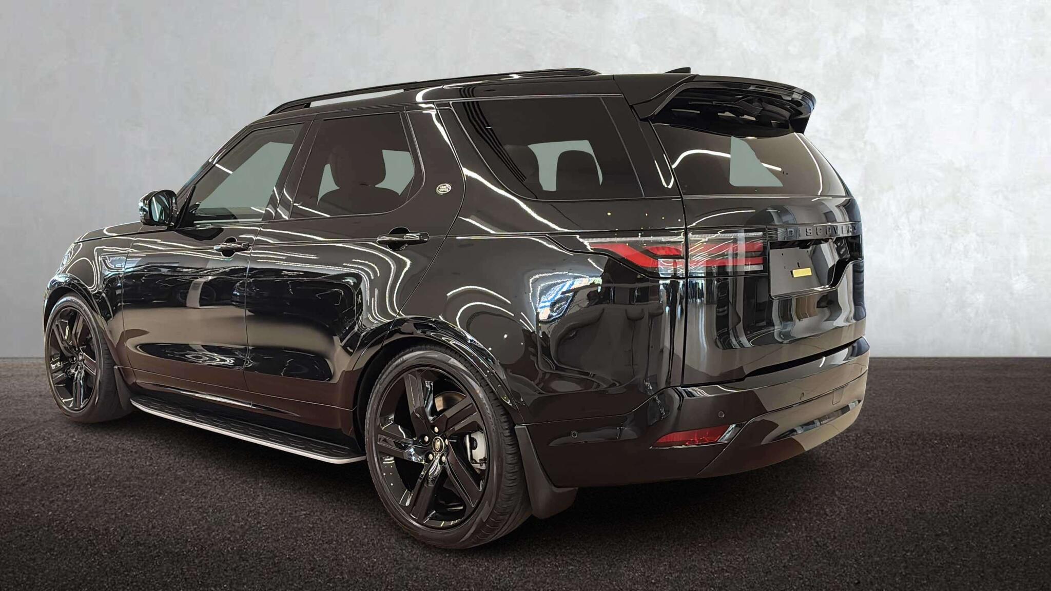 Land Rover Discovery view 2