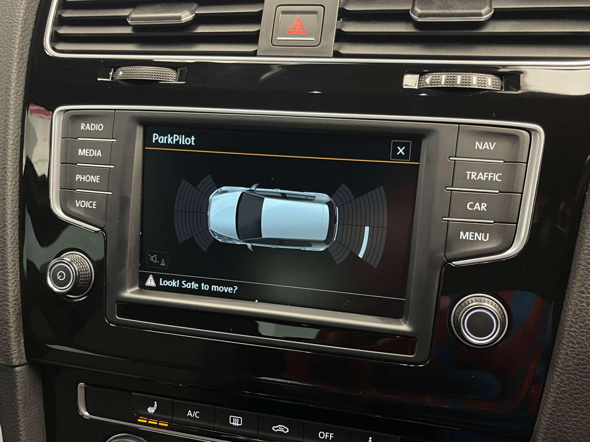 Volkswagen Golf view 16