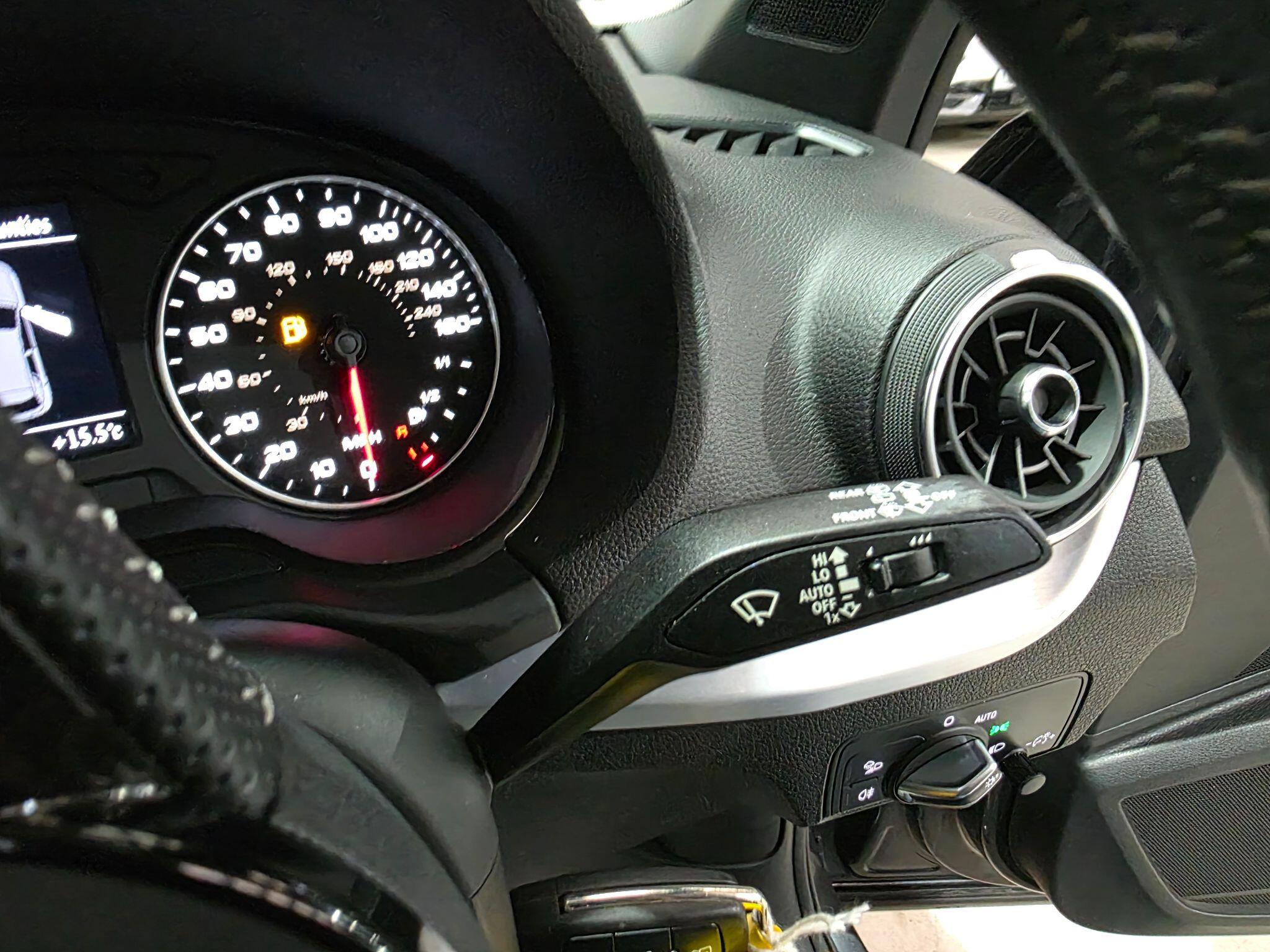 Audi Q2 view 19