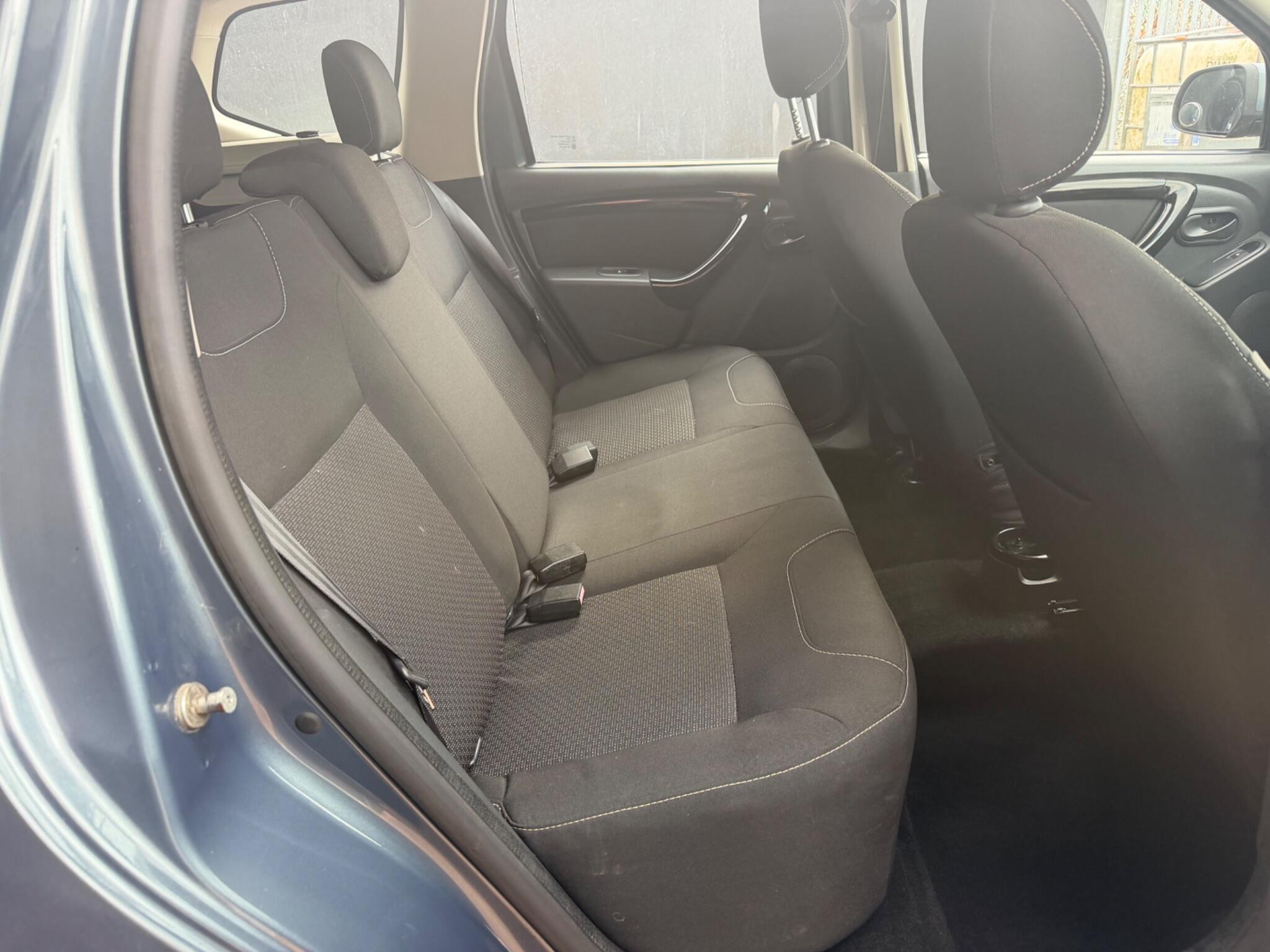 Dacia Duster view 8