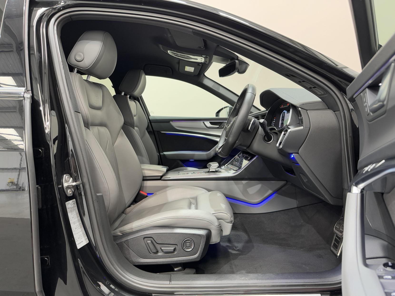 Audi A6 Saloon view 19
