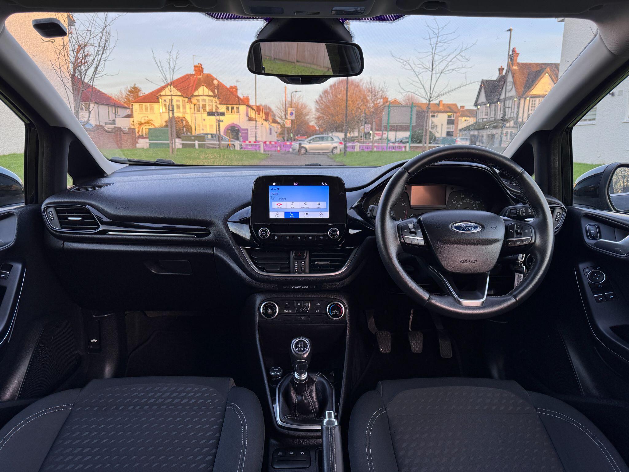 2017 Ford Fiesta image 5