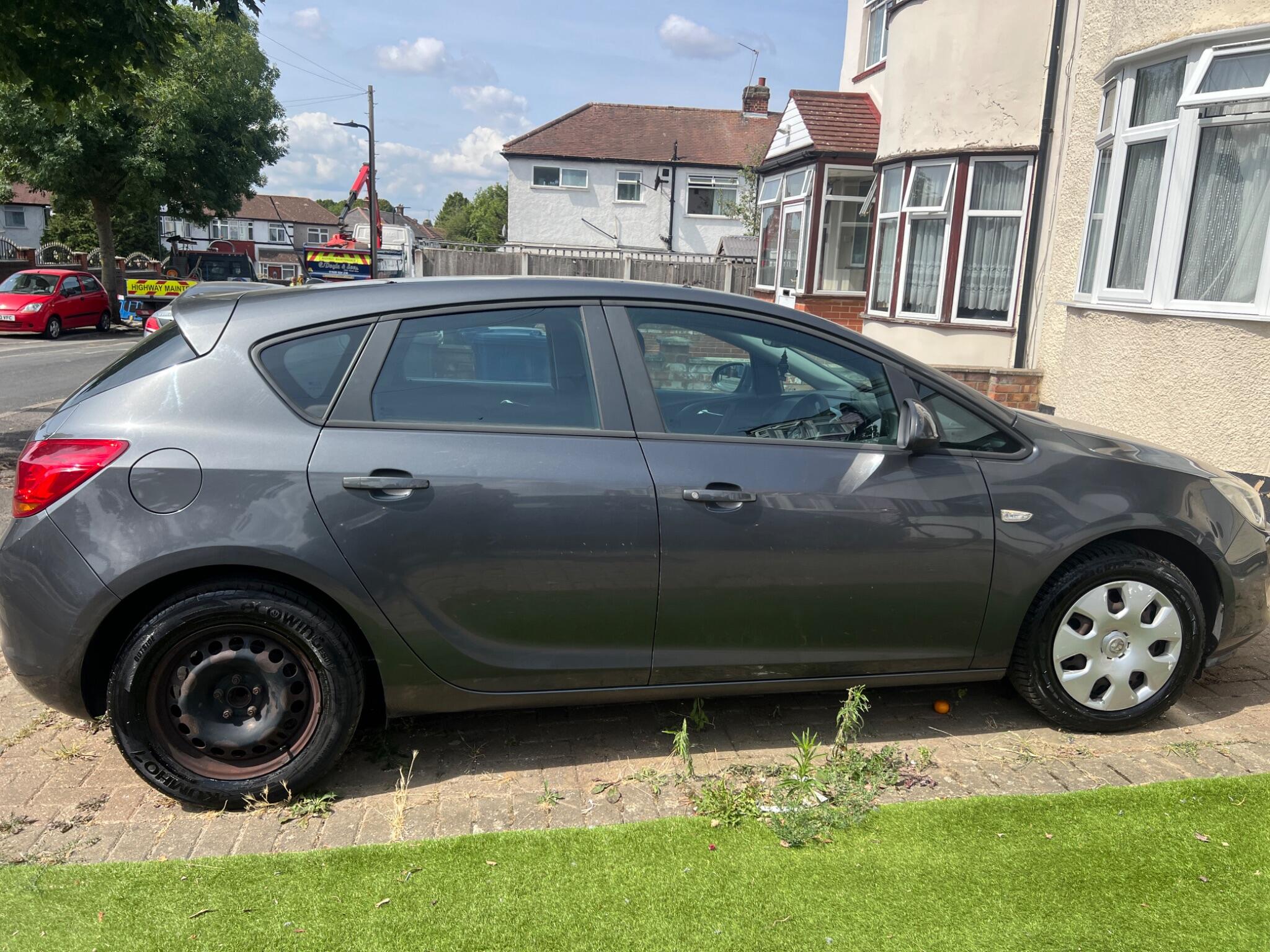 Vauxhall Astra view 5