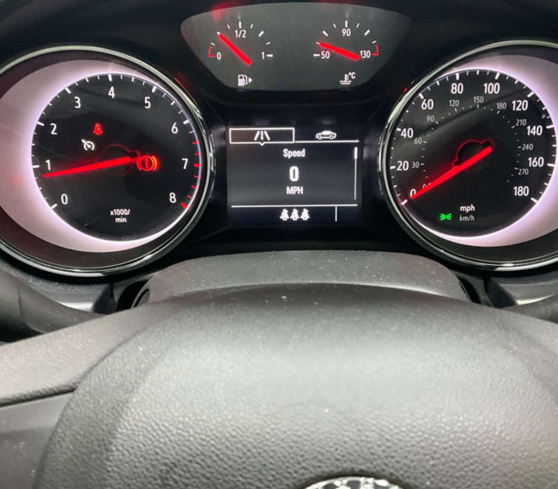 Vauxhall Astra view 6