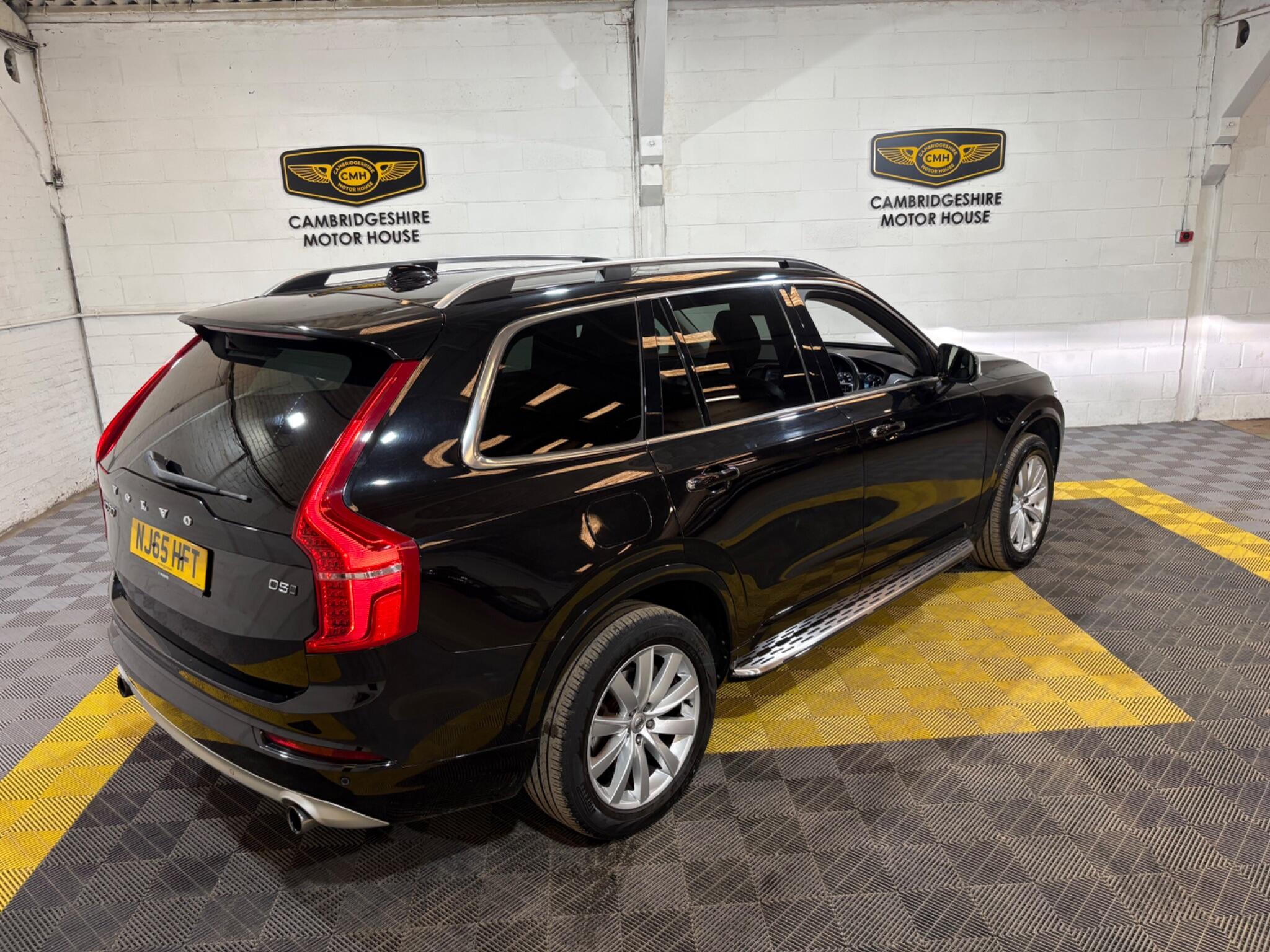 Volvo XC90 view 15