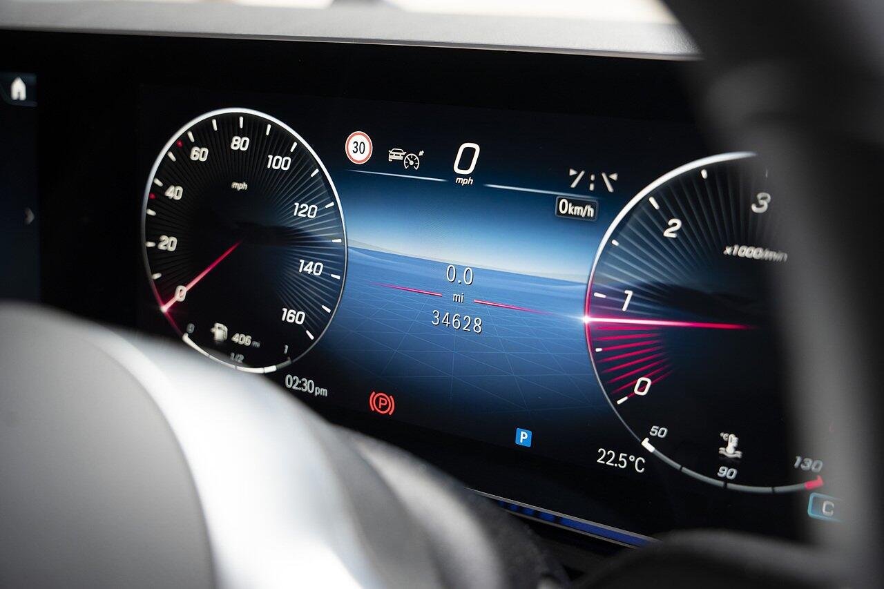 Mercedes-Benz V-Class view 19