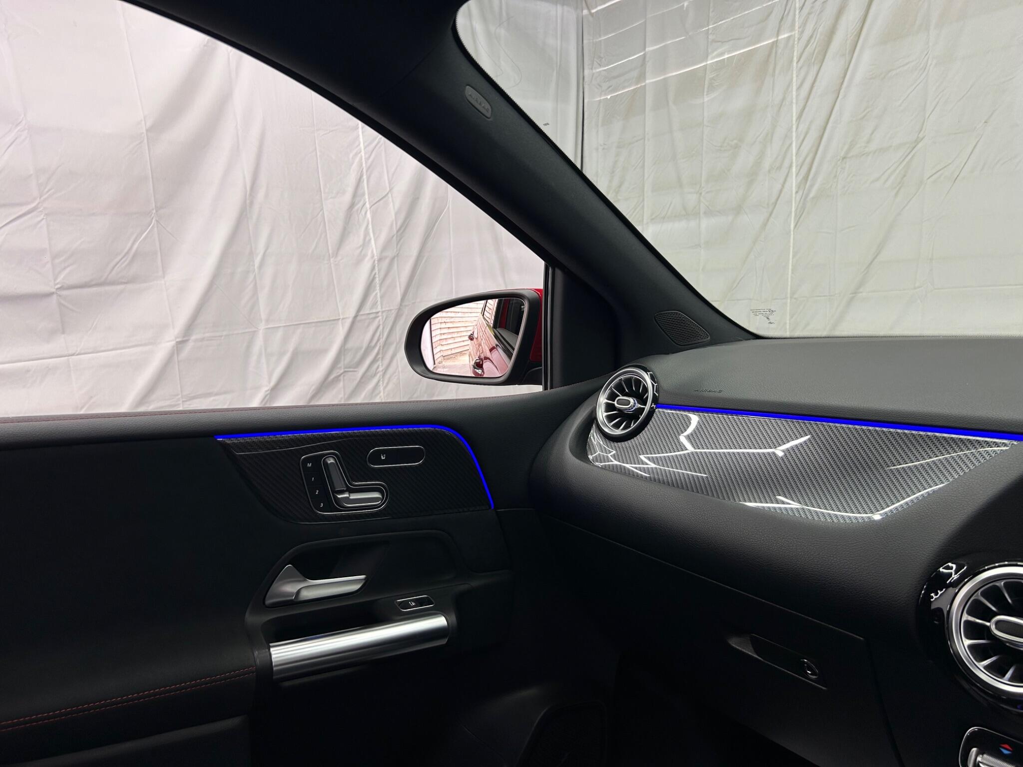 Mercedes-Benz B Class view 9