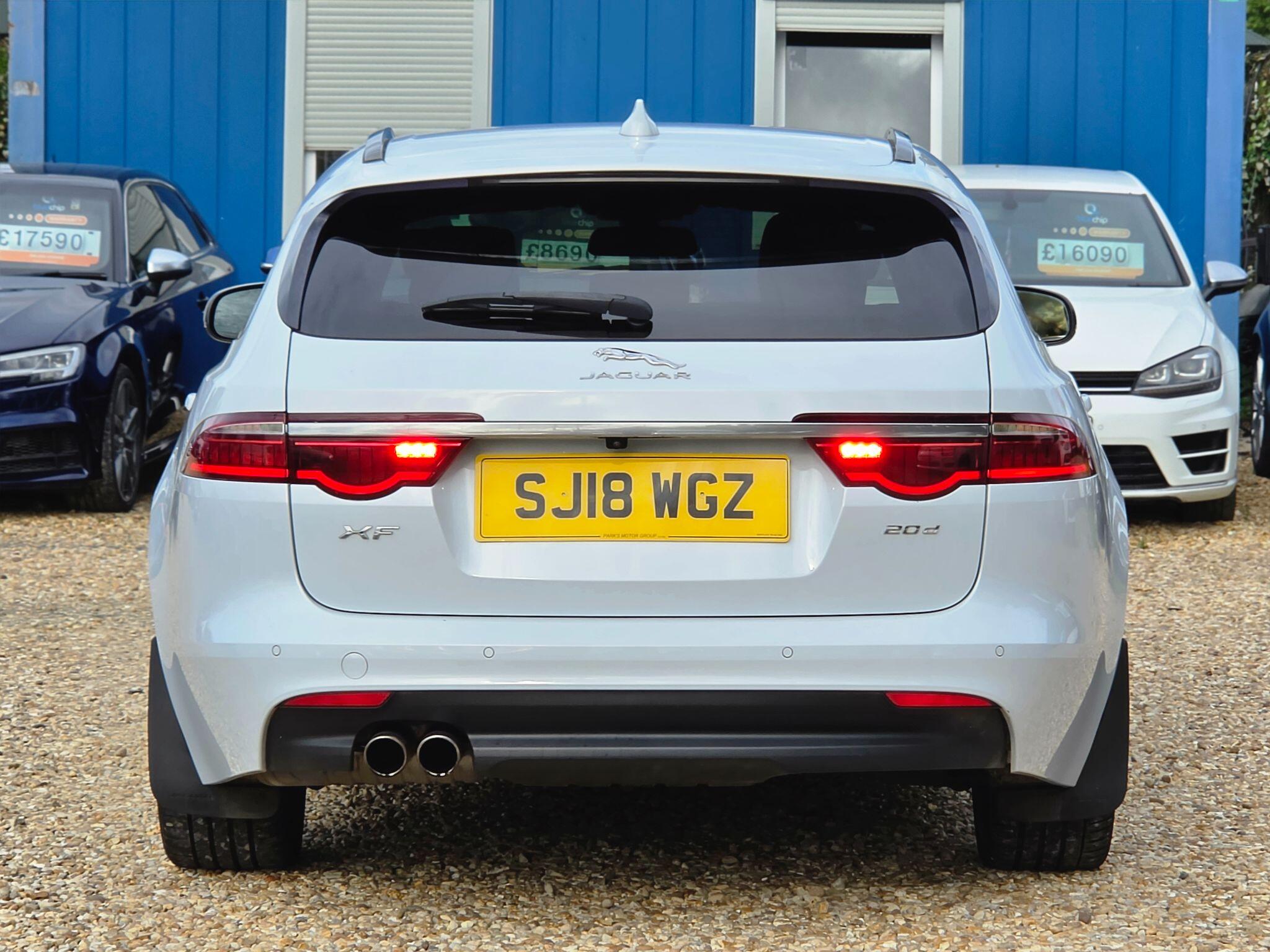 Jaguar XF view 28