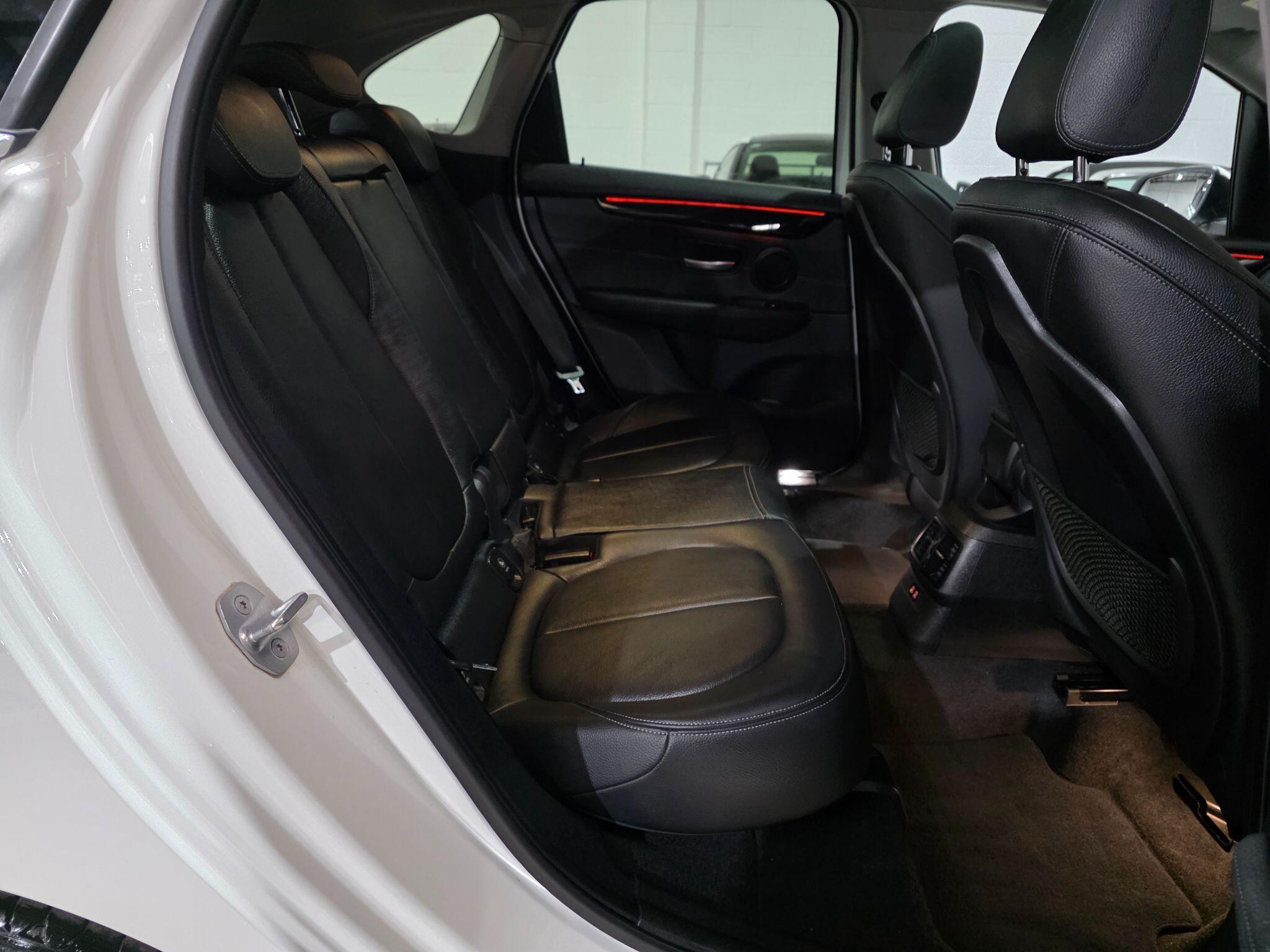 BMW 2 Series Active Tourer view 26
