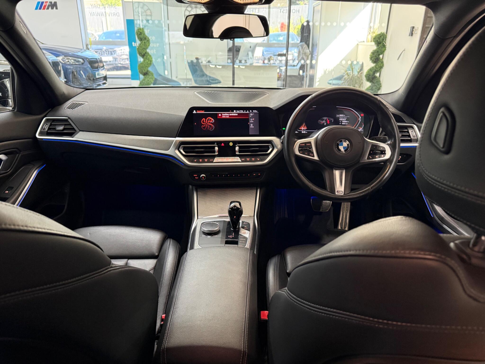 BMW 3 Series view 6