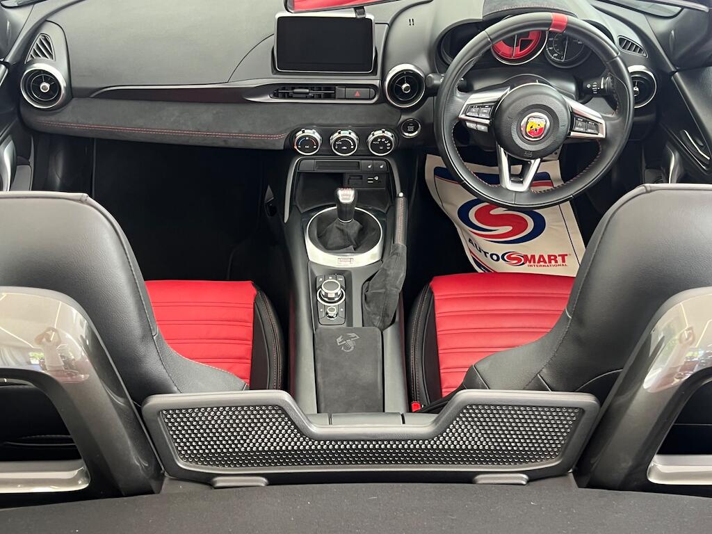 Abarth 124 Spider view 27