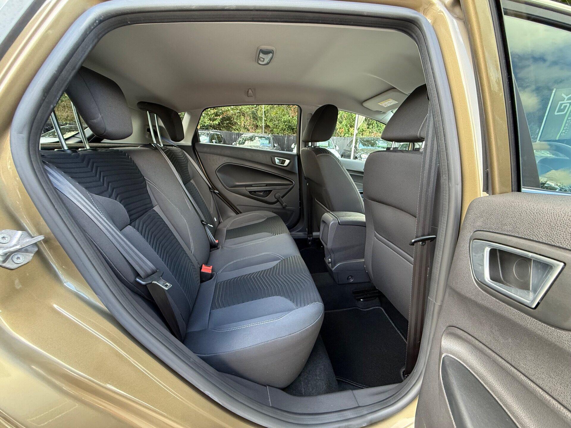 Ford Fiesta view 16