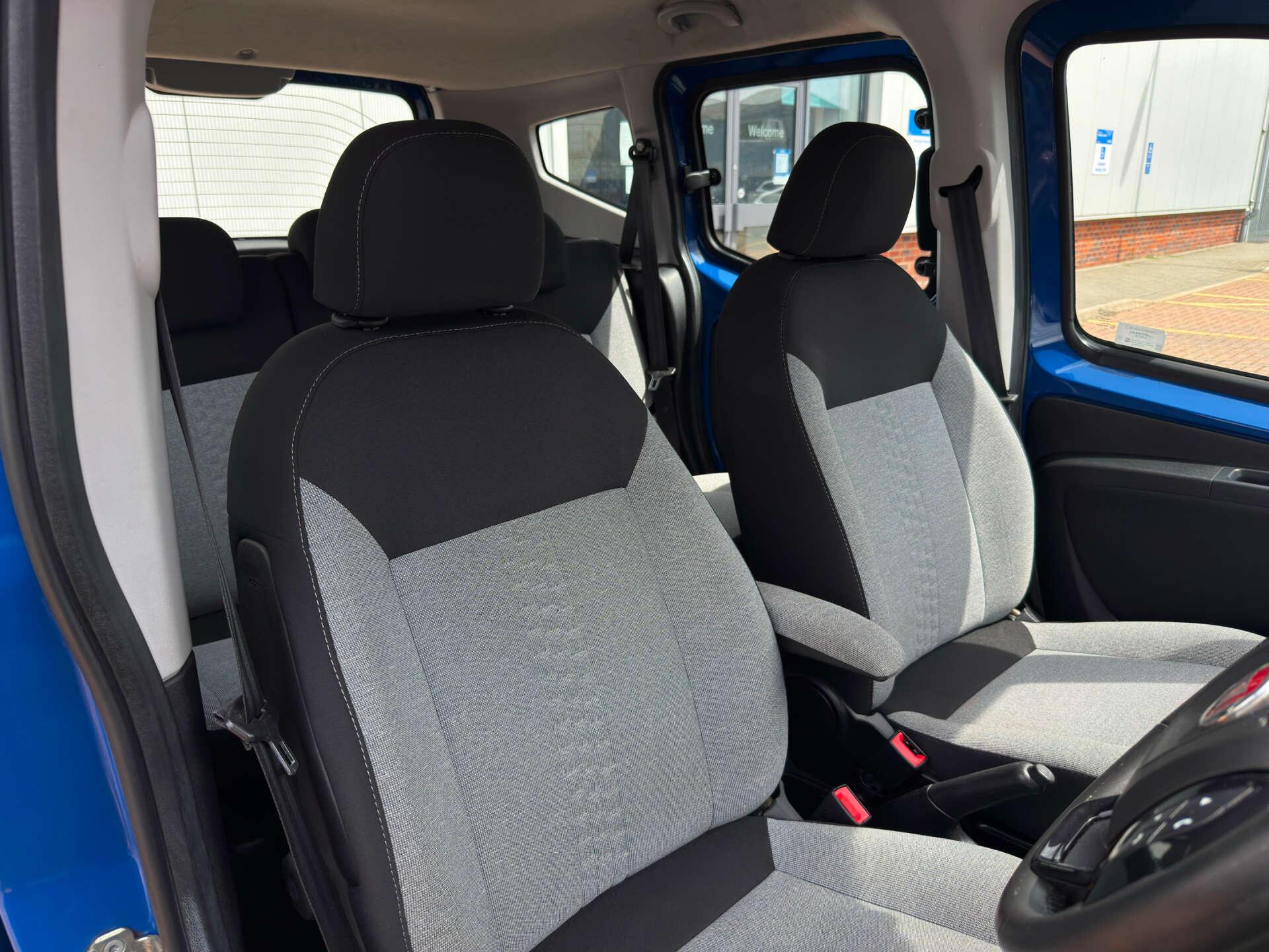Fiat Qubo view 11