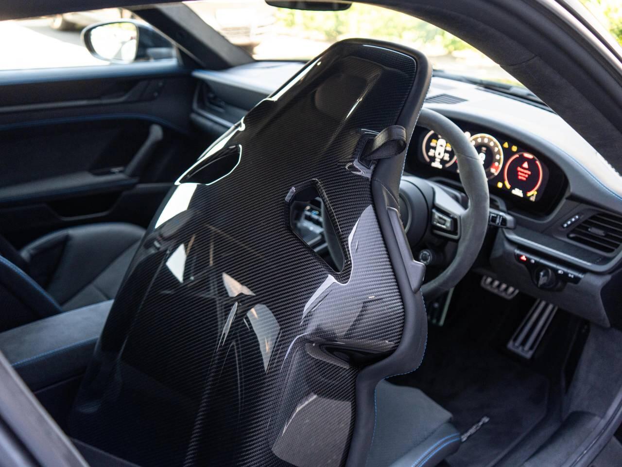Porsche 911 view 26