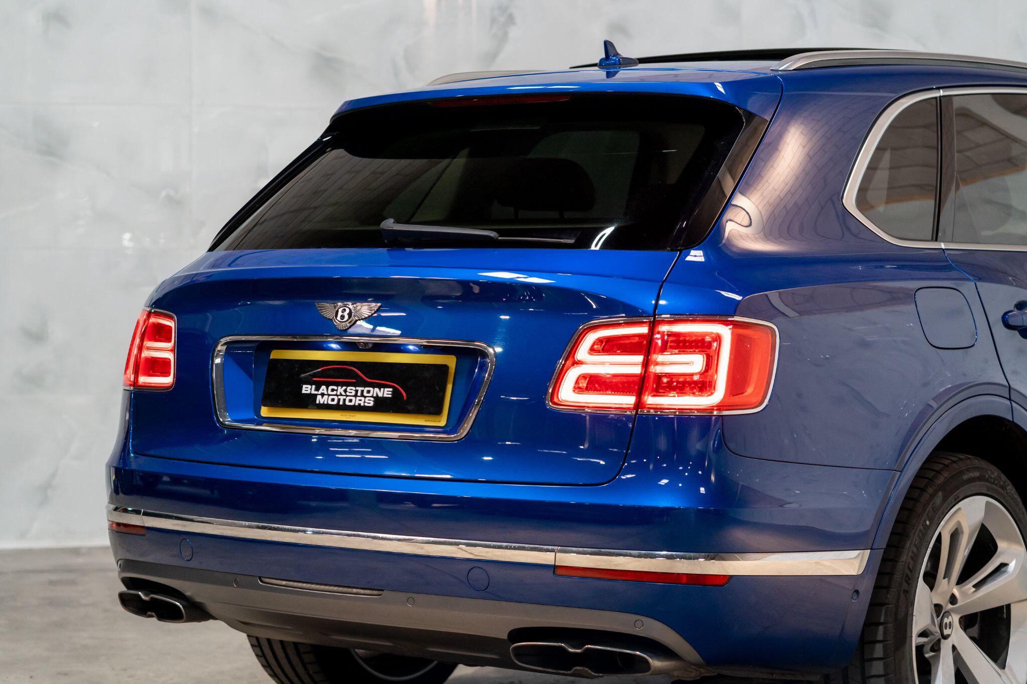 Bentley Bentayga view 43