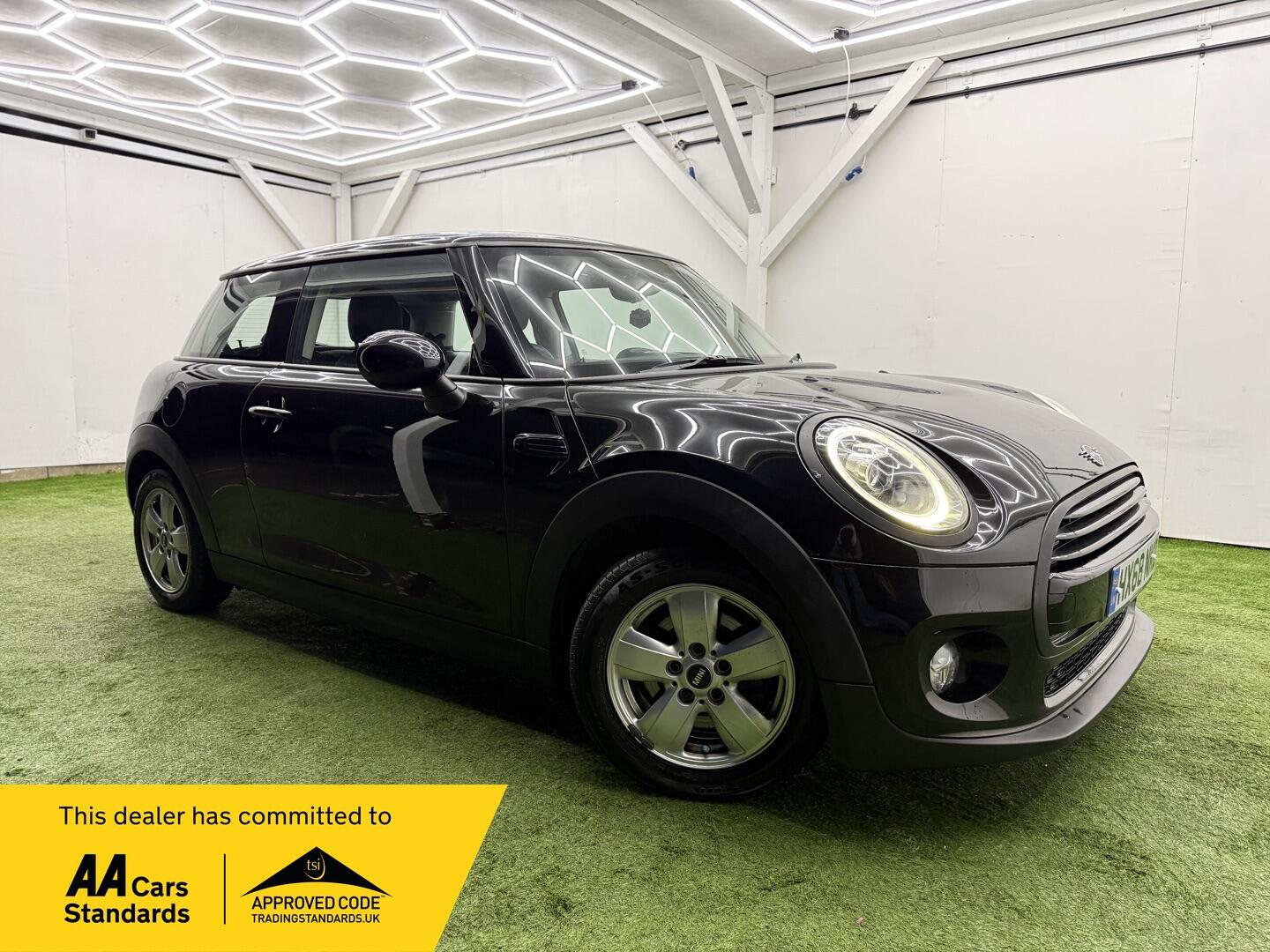 2018 MINI Mini 1.5 Cooper Classic (s/s) Hatchback 3d