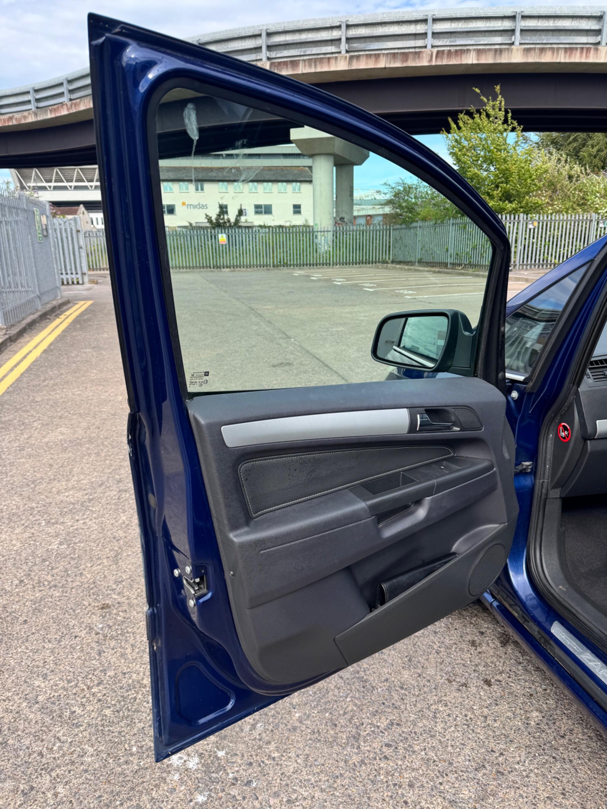 Vauxhall Zafira view 37