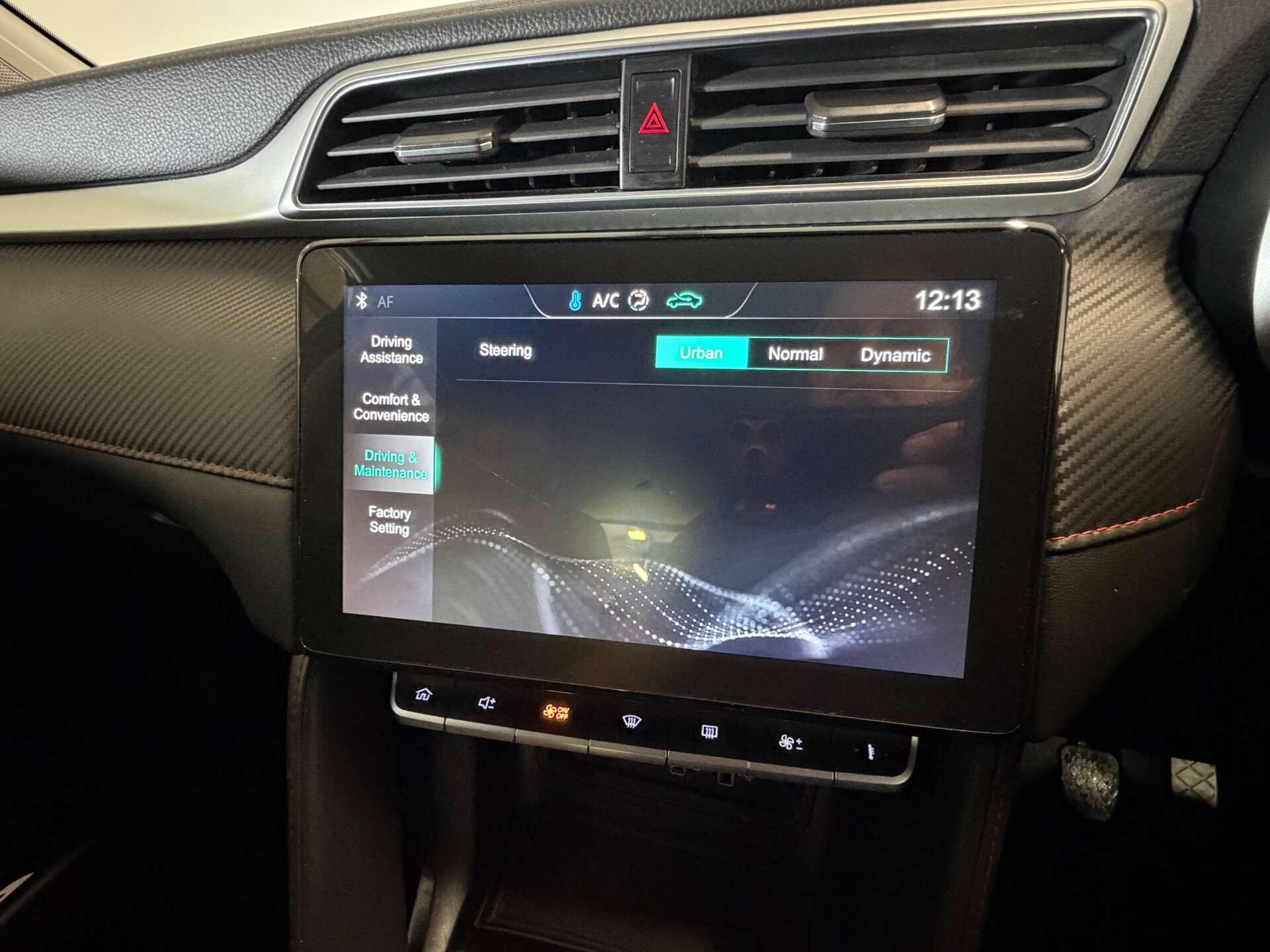 MG ZS view 52