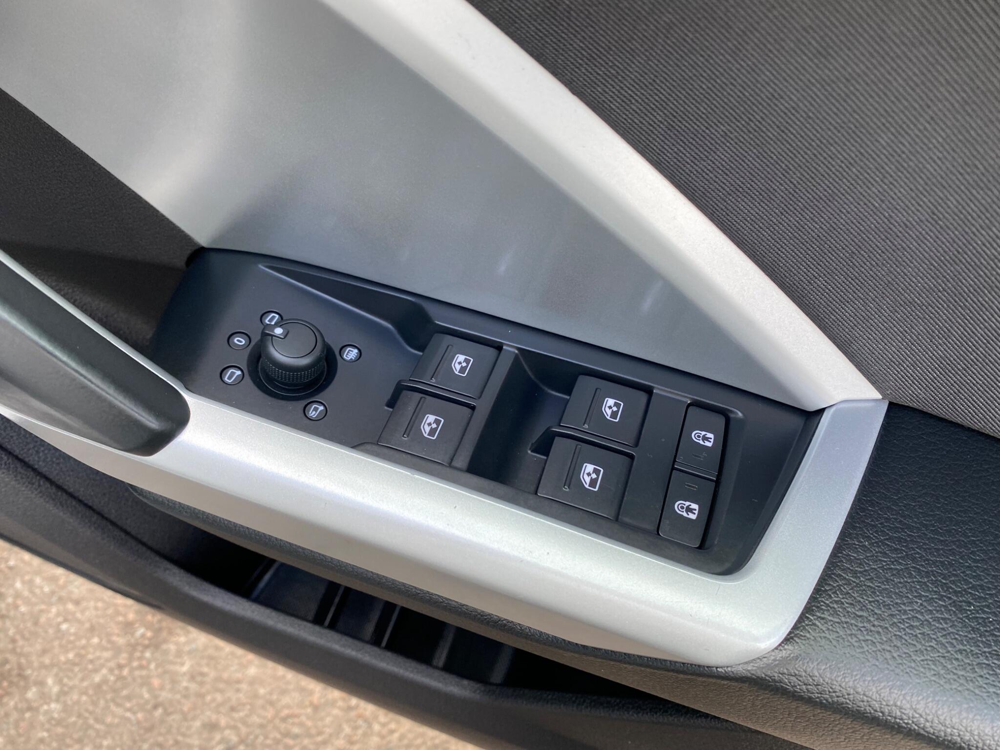 Audi Q3 view 32