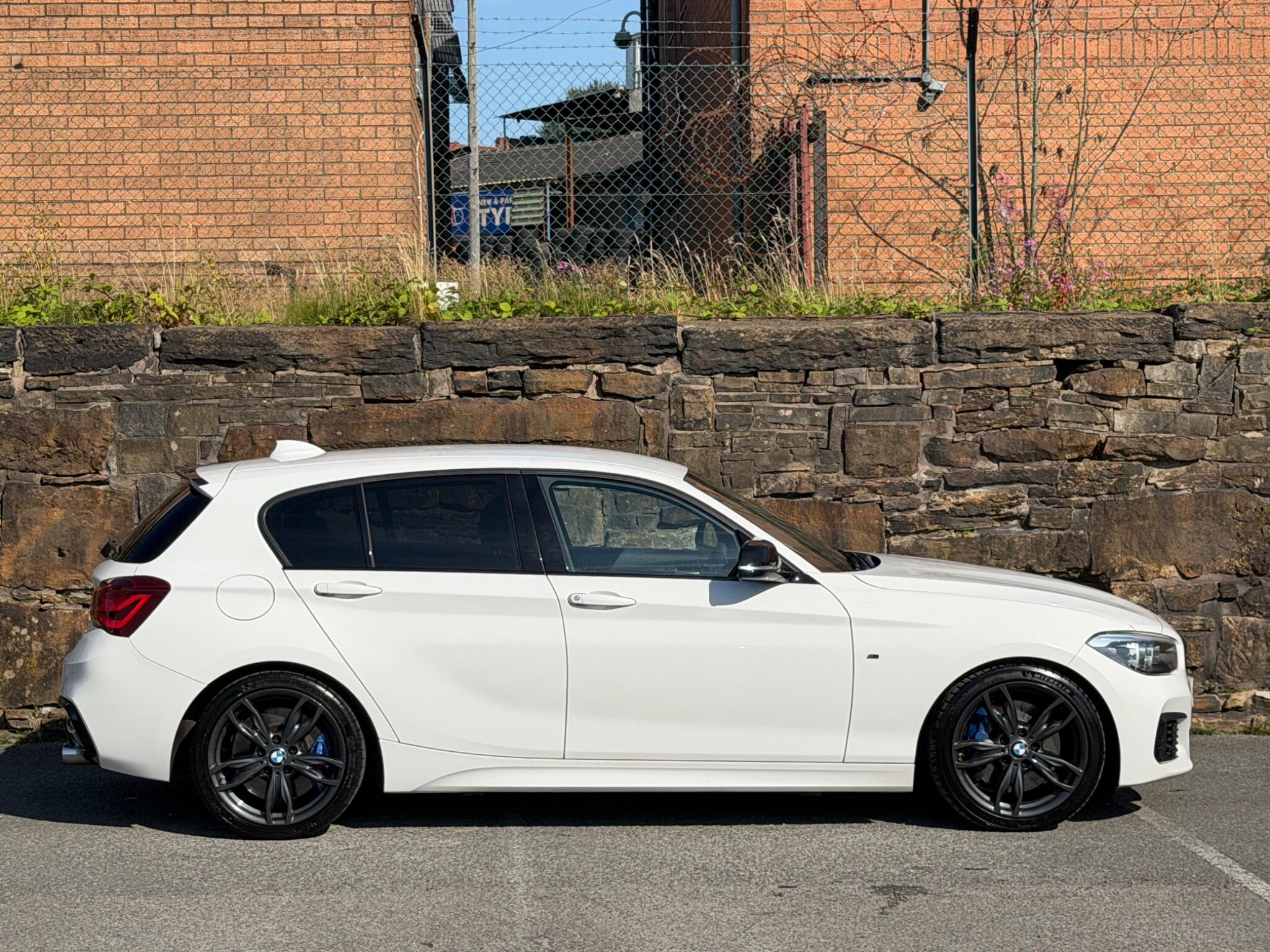 BMW 1 Series view 8
