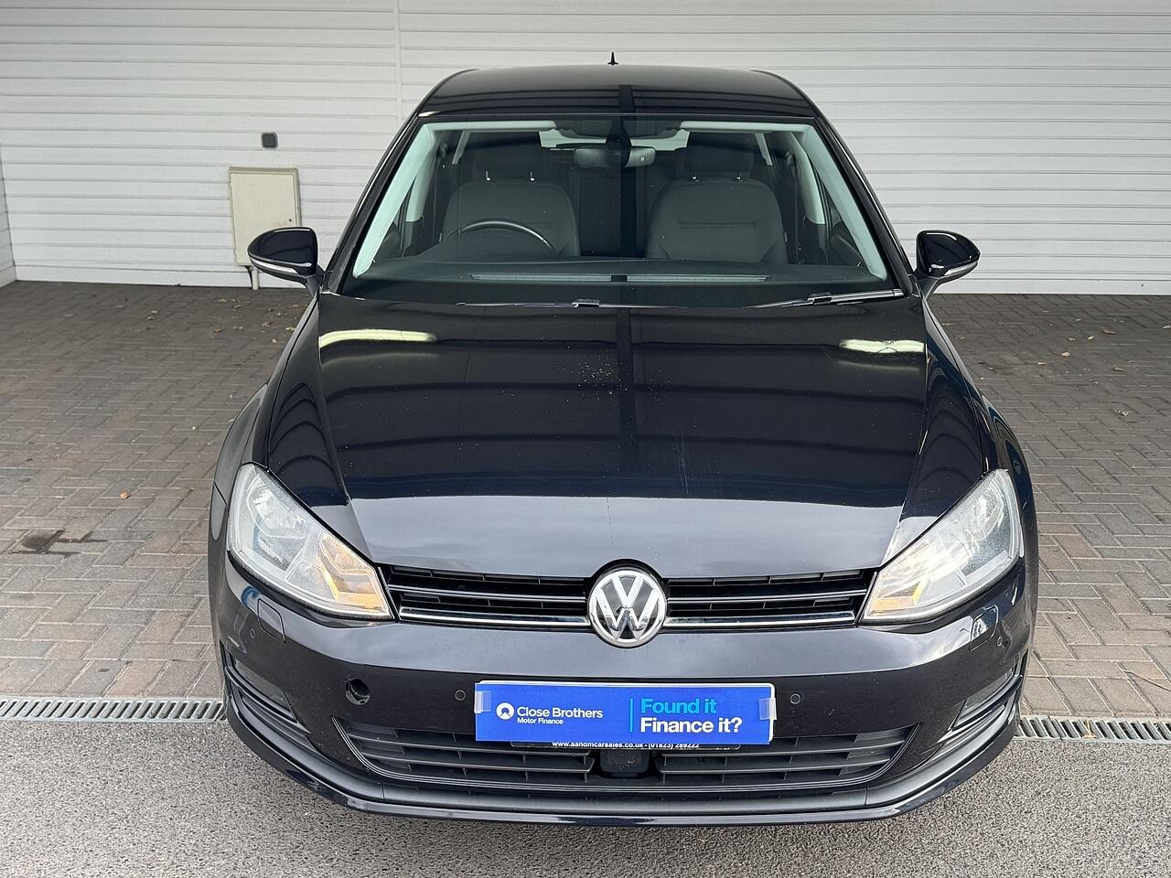 Volkswagen Golf view 2