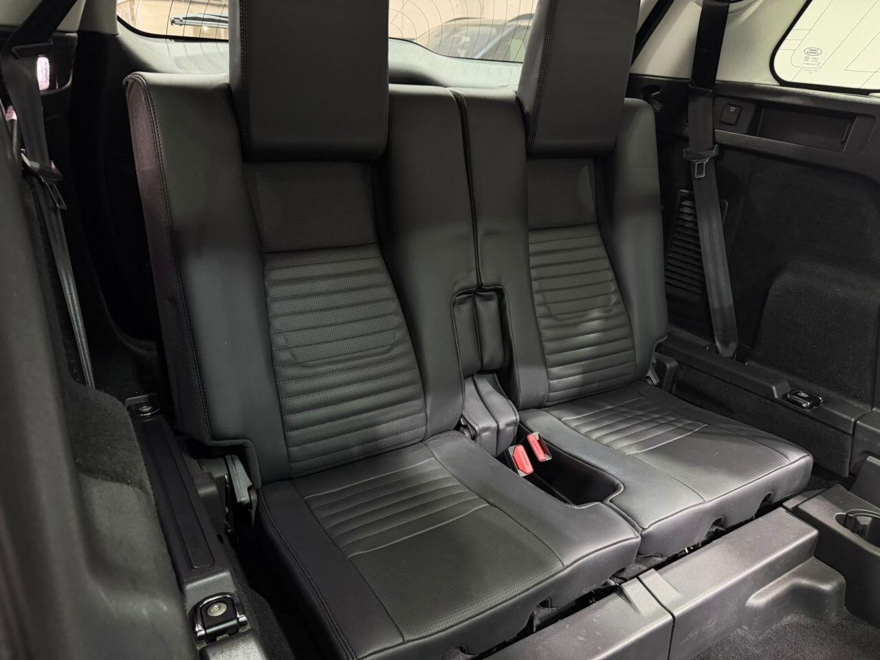 Land Rover Discovery Sport view 42