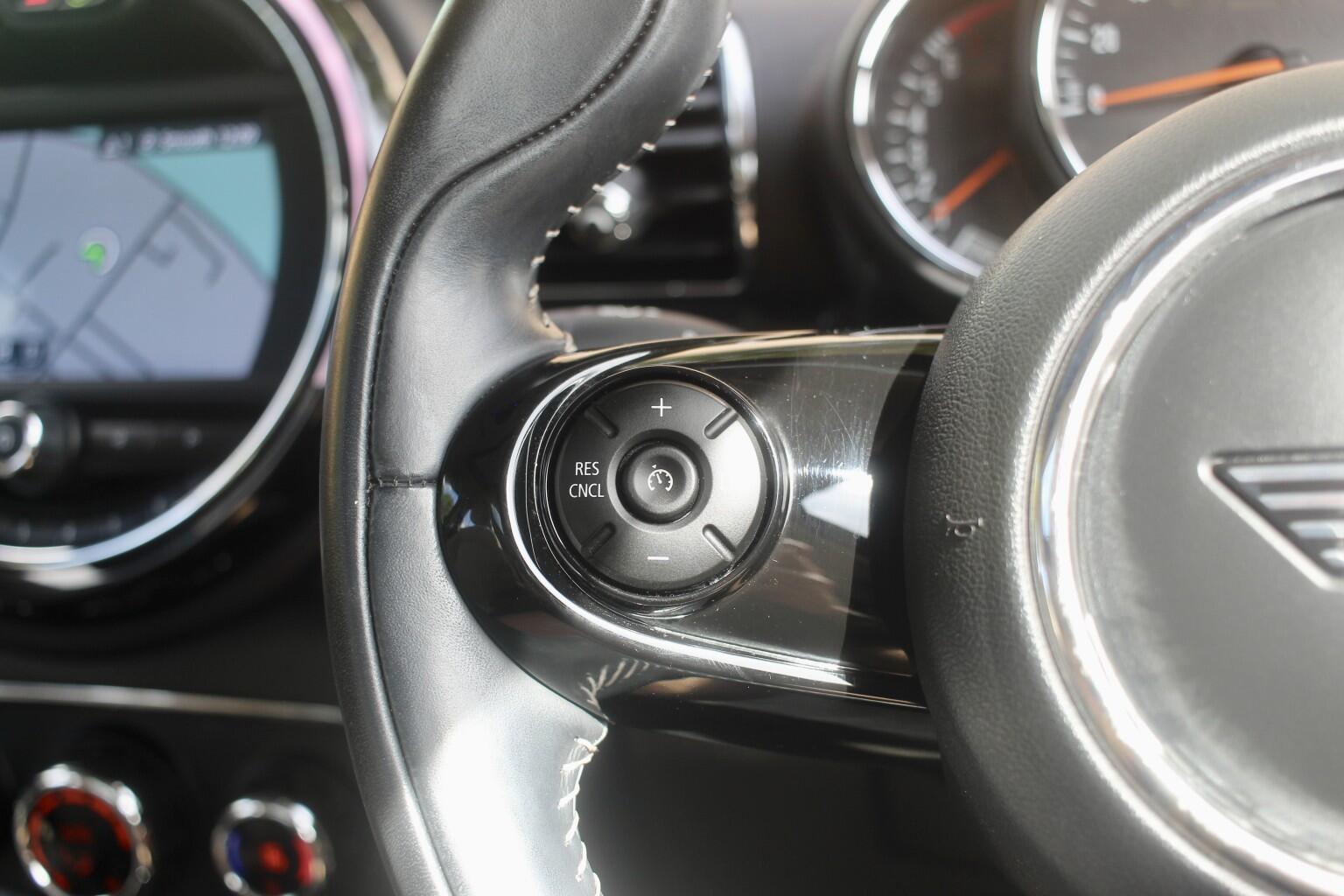 Mini Clubman view 23
