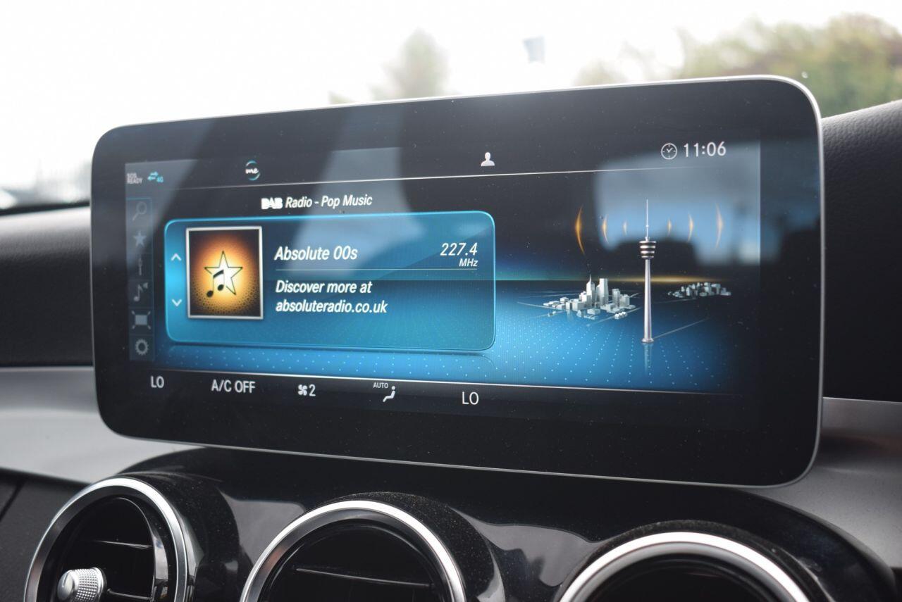 Mercedes-Benz C-Class view 26