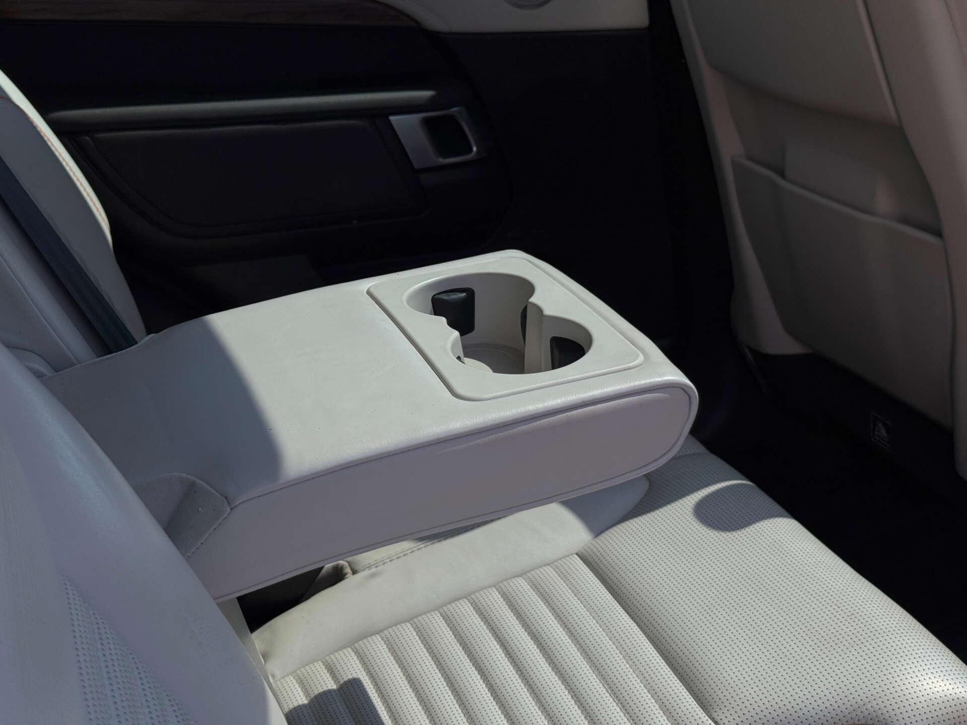 Land Rover Discovery 3 view 31