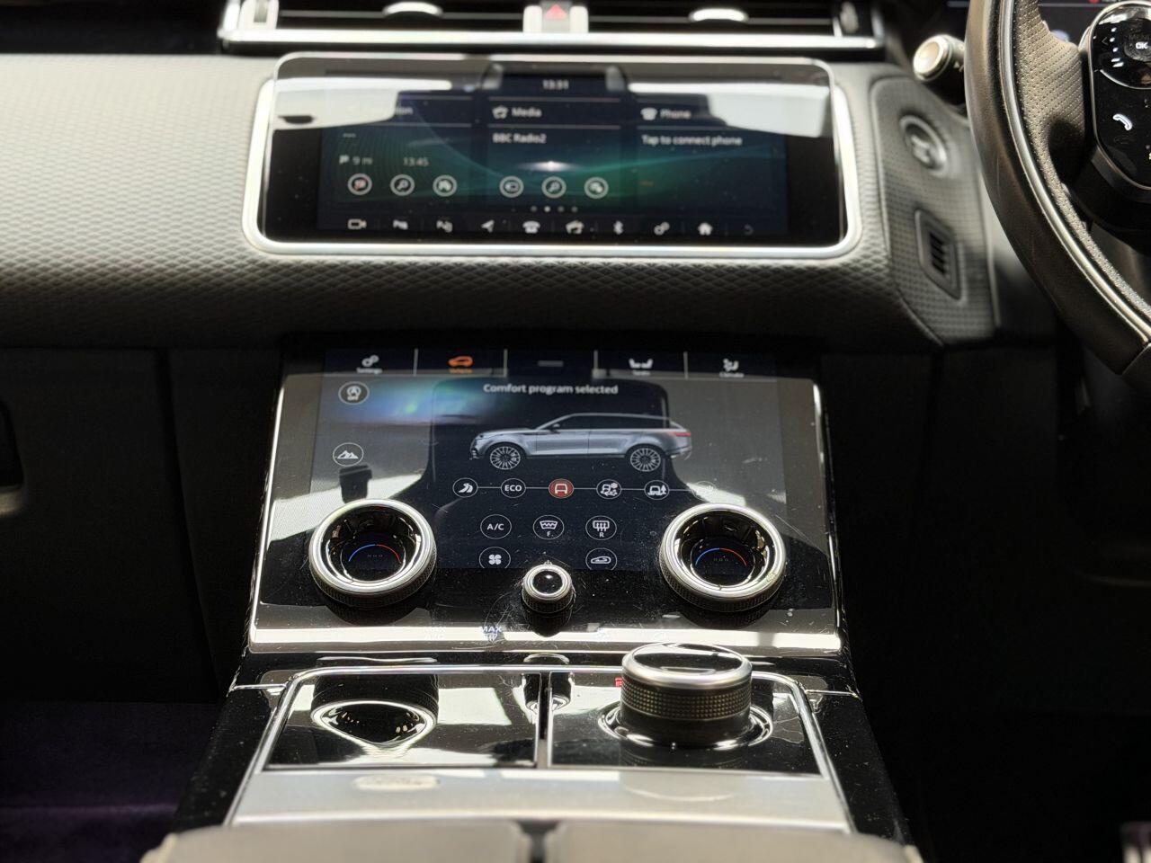 Land Rover Range Rover Velar view 40