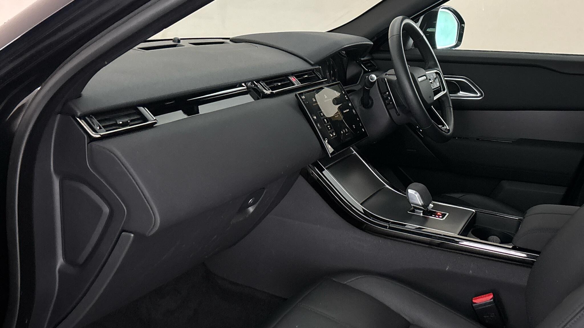 Land Rover Range Rover Velar view 21