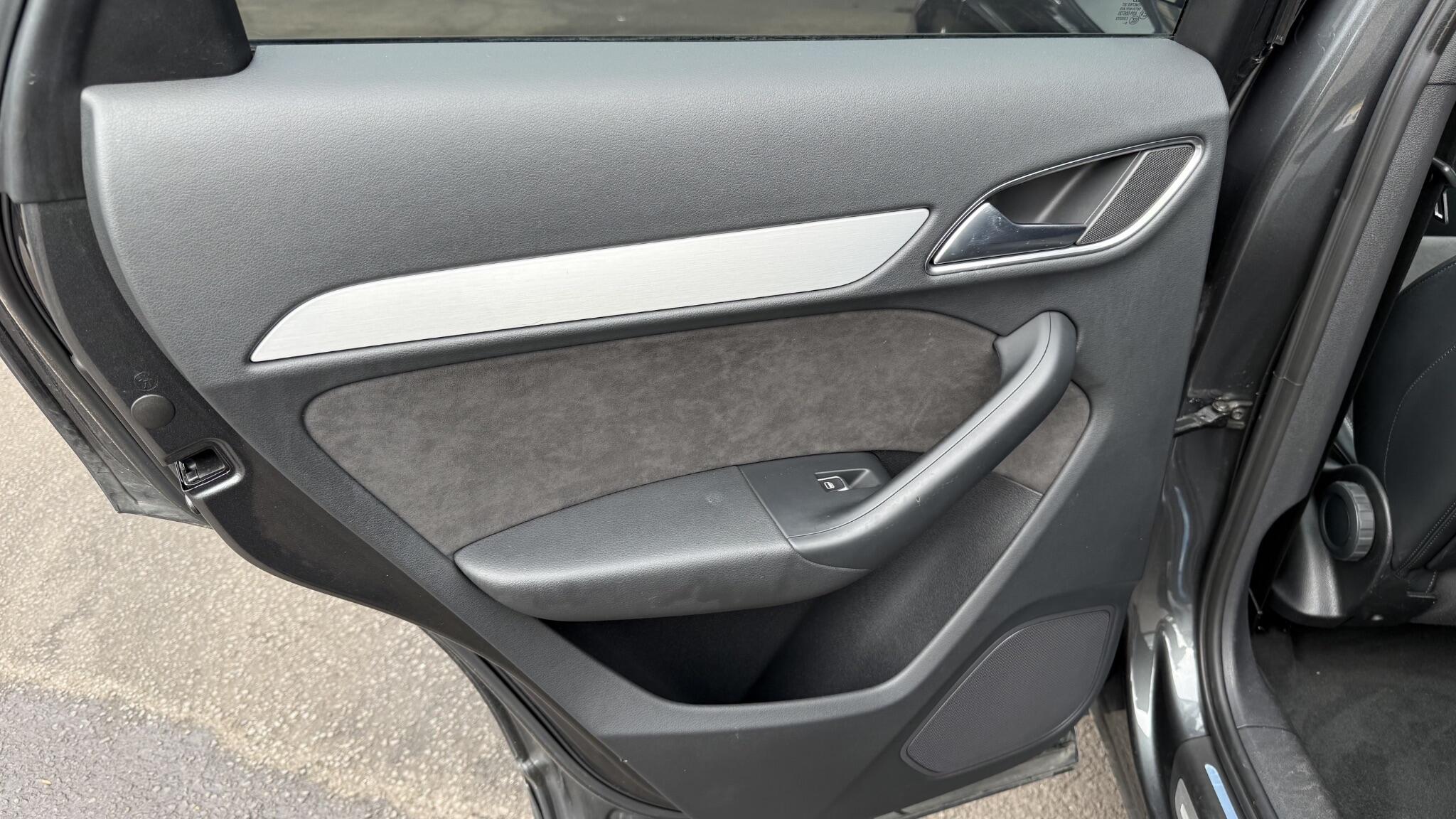 Audi Q3 view 34