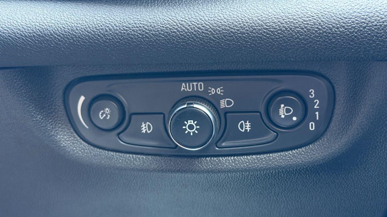 Vauxhall Insignia view 36