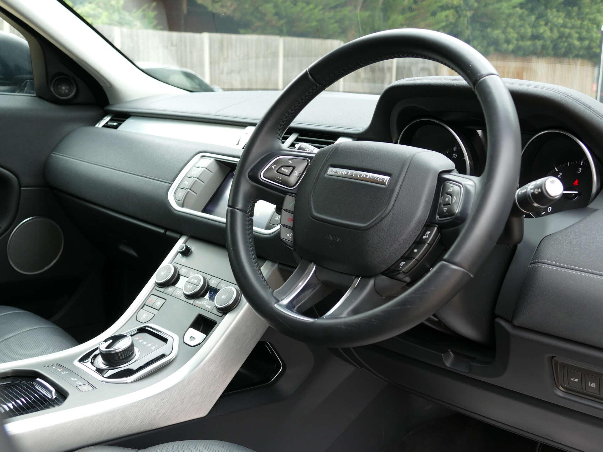 Land Rover Range Rover Evoque view 22
