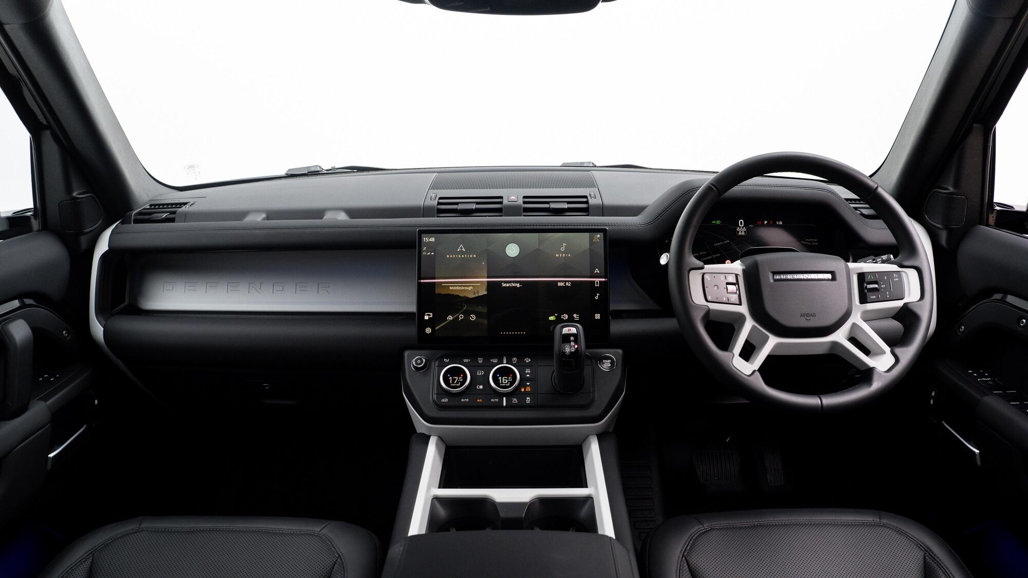 Land Rover Defender 110 view 5