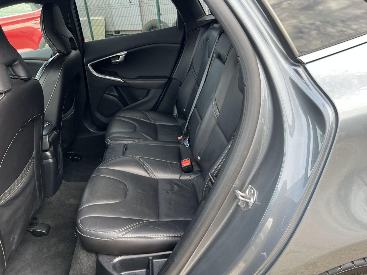 Volvo V40 view 25