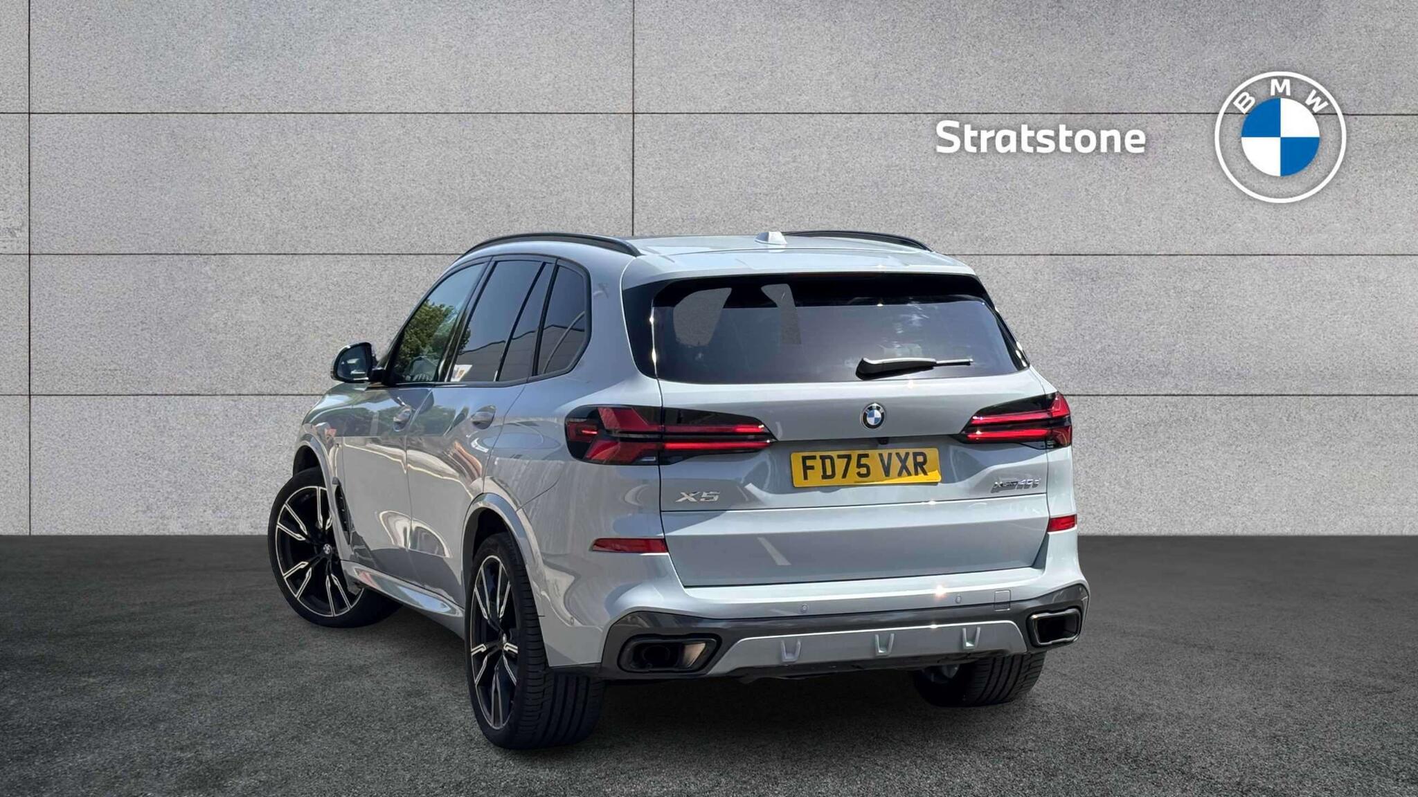 BMW X5 view 2